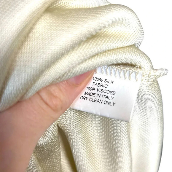 Carolina Herrera Cream Silk Black Rib‎ Trim Tank Top Size Small - Picture 7 of 8